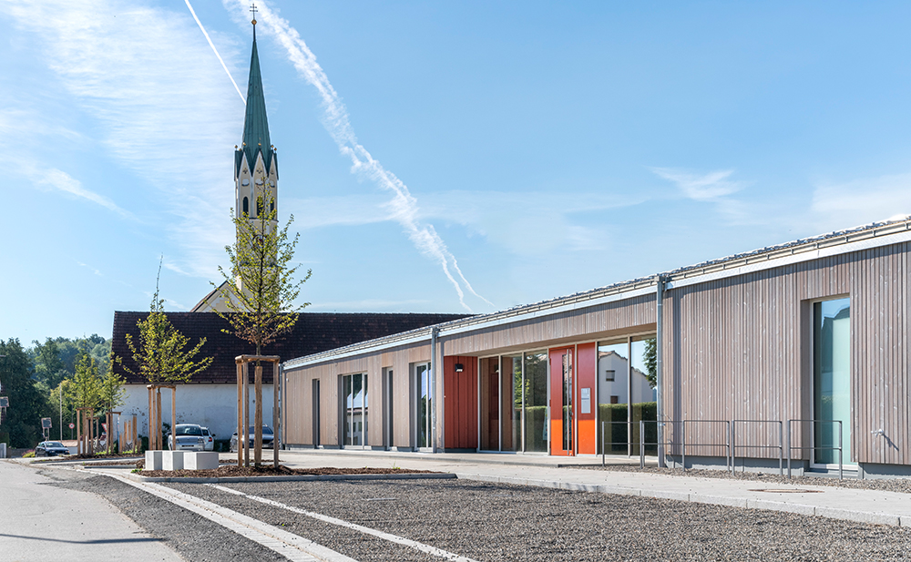 Außenperspektive einer Kinderkrippe in Weilach